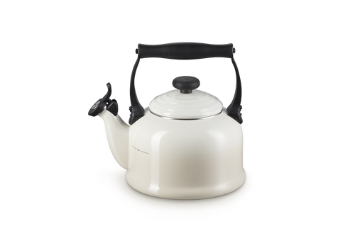 Le Creuset Kettle 2.1L Traditional 'Meringue'